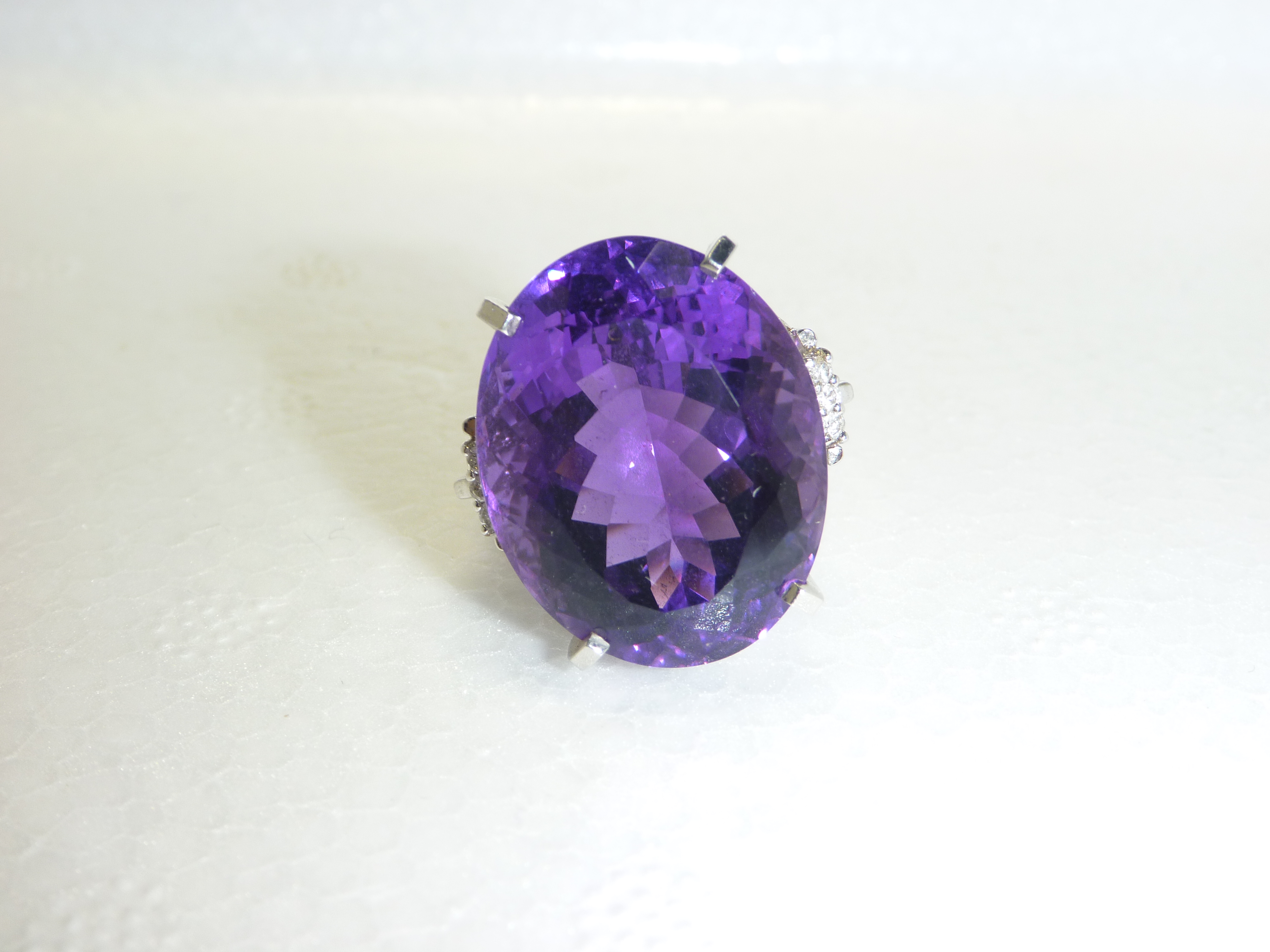 http://www.elashy-mise.jp/amethyst%20005.JPG