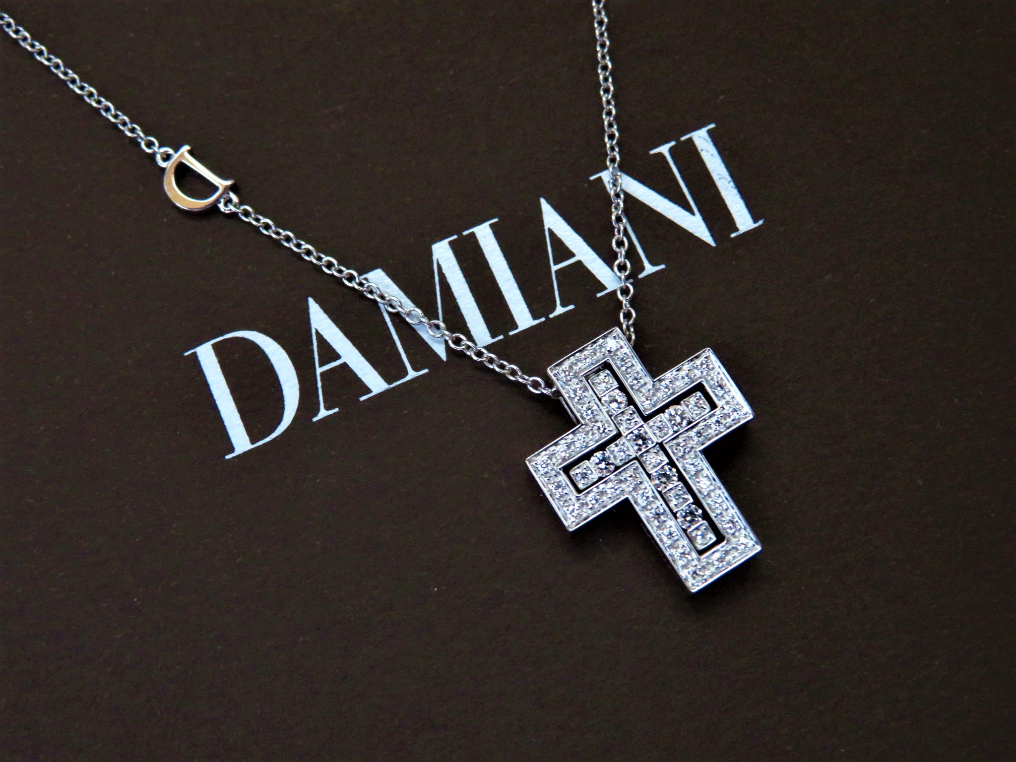 https://www.elashy-mise.jp/IMG_0669DAMIANI69.JPG